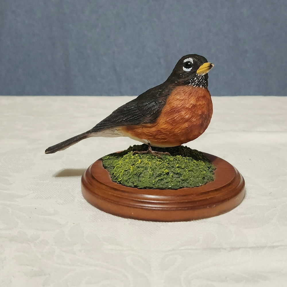 Vintage Lamson Robin figure
